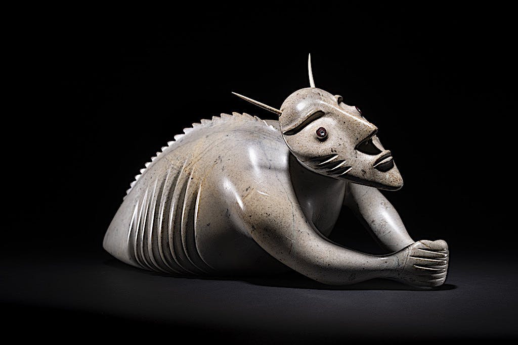 Eiskreatur, 1999, Steatit, Karibugeweih, David Ruben Piqtoukun, Paulatuk, Nordwest-Territorien, Kanada
