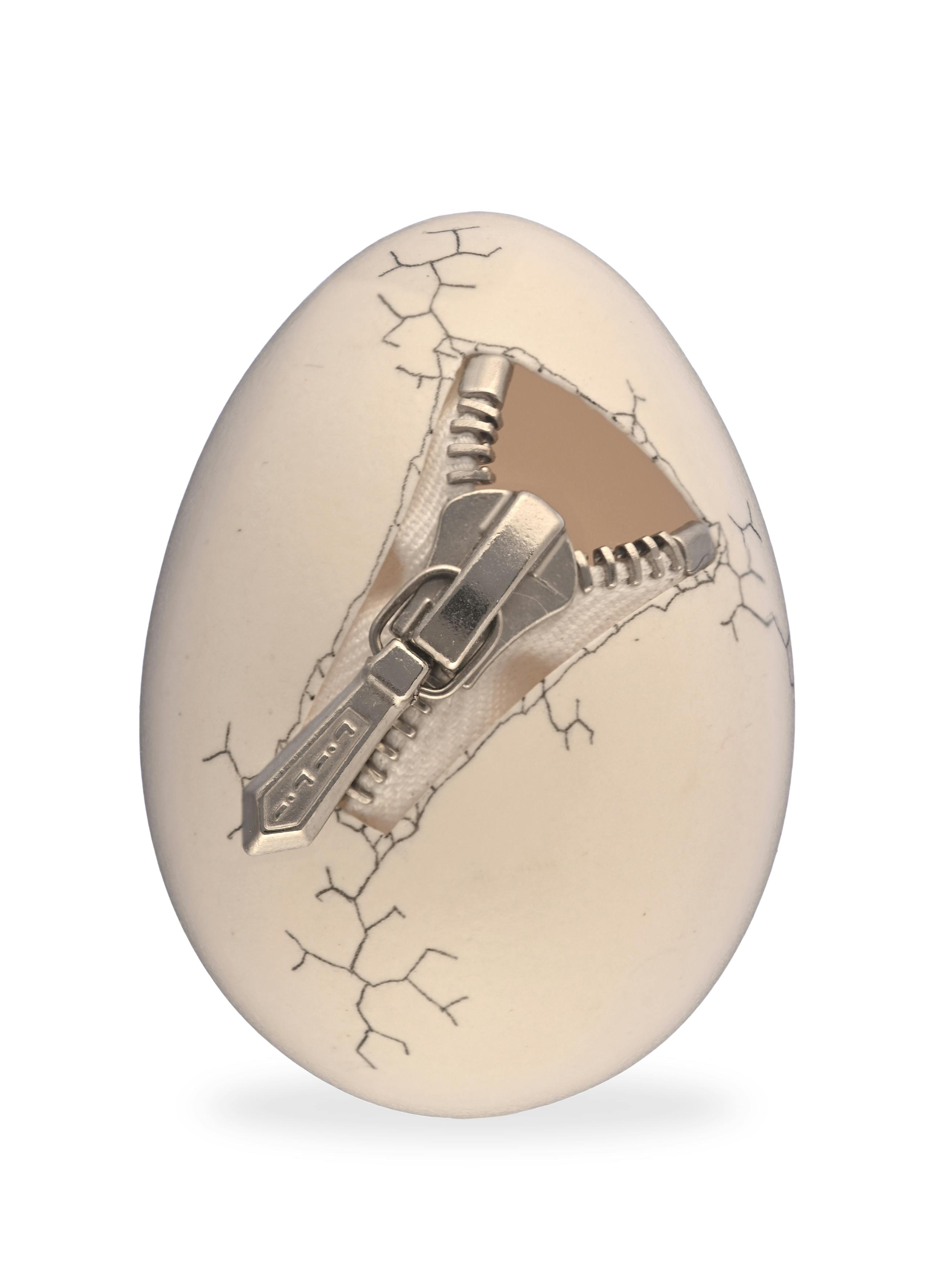 Hühnerei, mit Öffnung und eingearbeitetem Reissverschluss, Konrad Hostettler, Schweiz, 1989