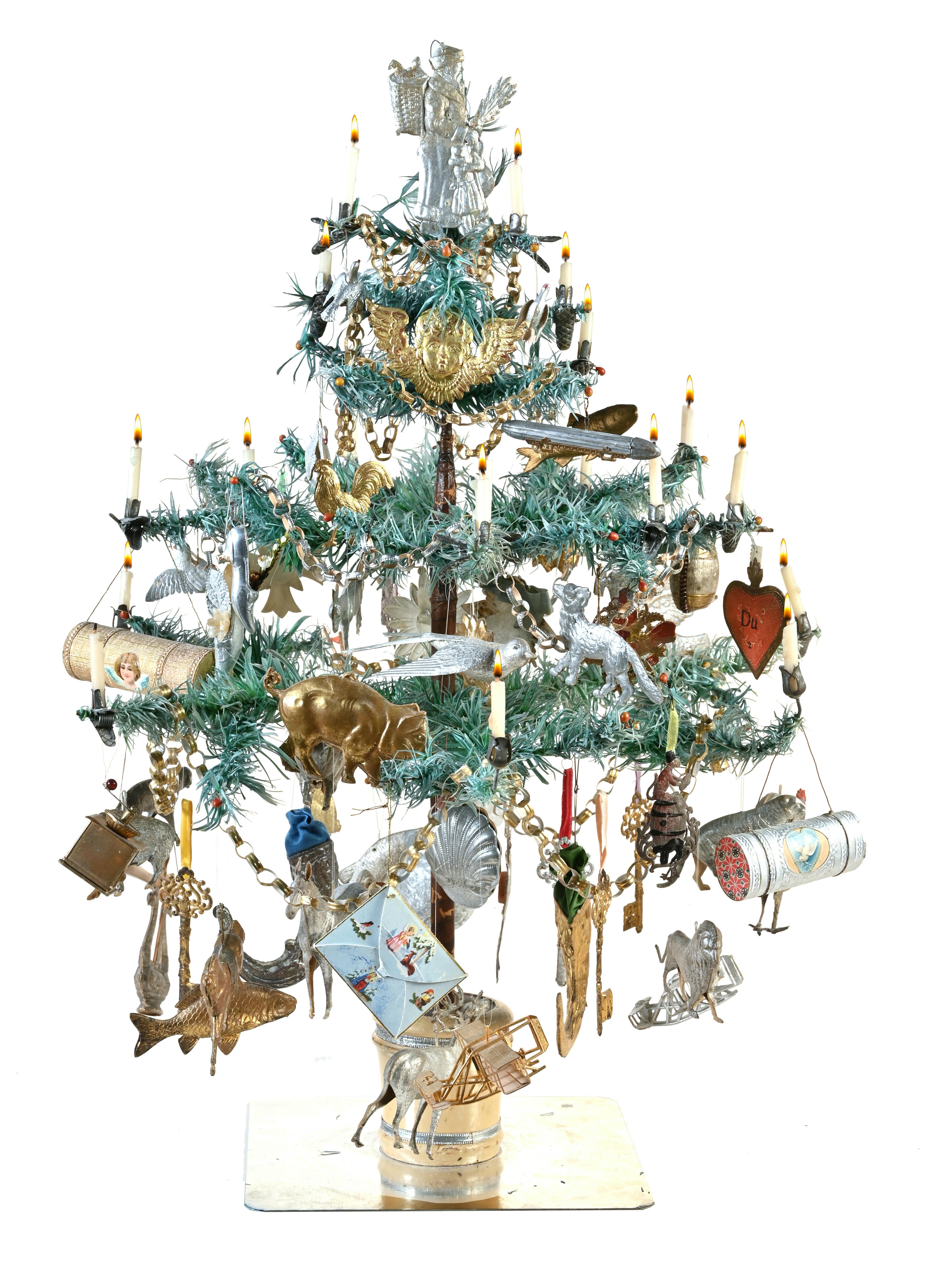 Federbäumchen mit Christbaumschmuck aus Dresdner Pappe Liechtensteinisches LandesMuseum, Foto: Sven Beham