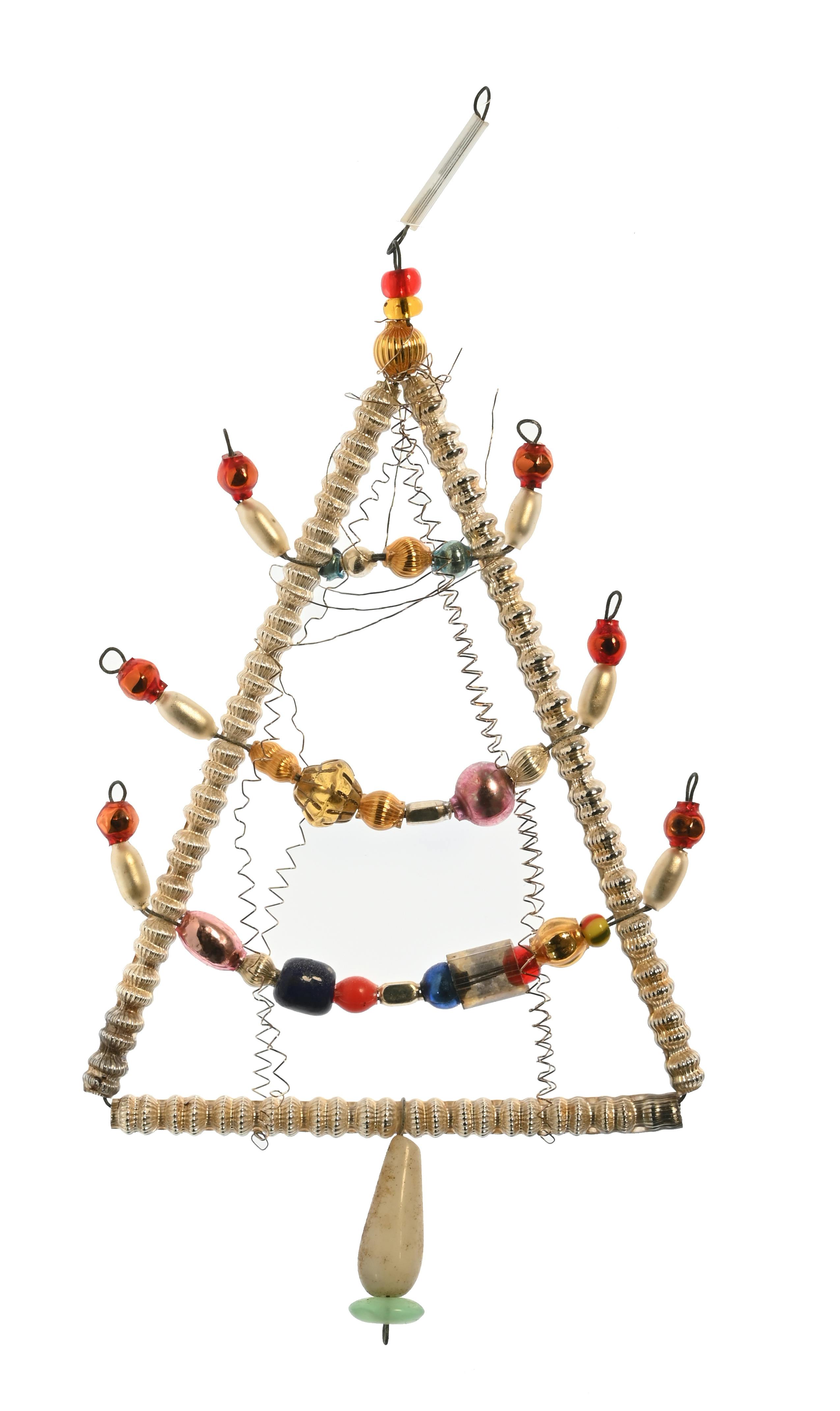 Tannenbäumchen als Christbaumschmuck aus Gablonzer Glasperlen Liechtensteinisches LandesMuseum, Foto: Sven Beham