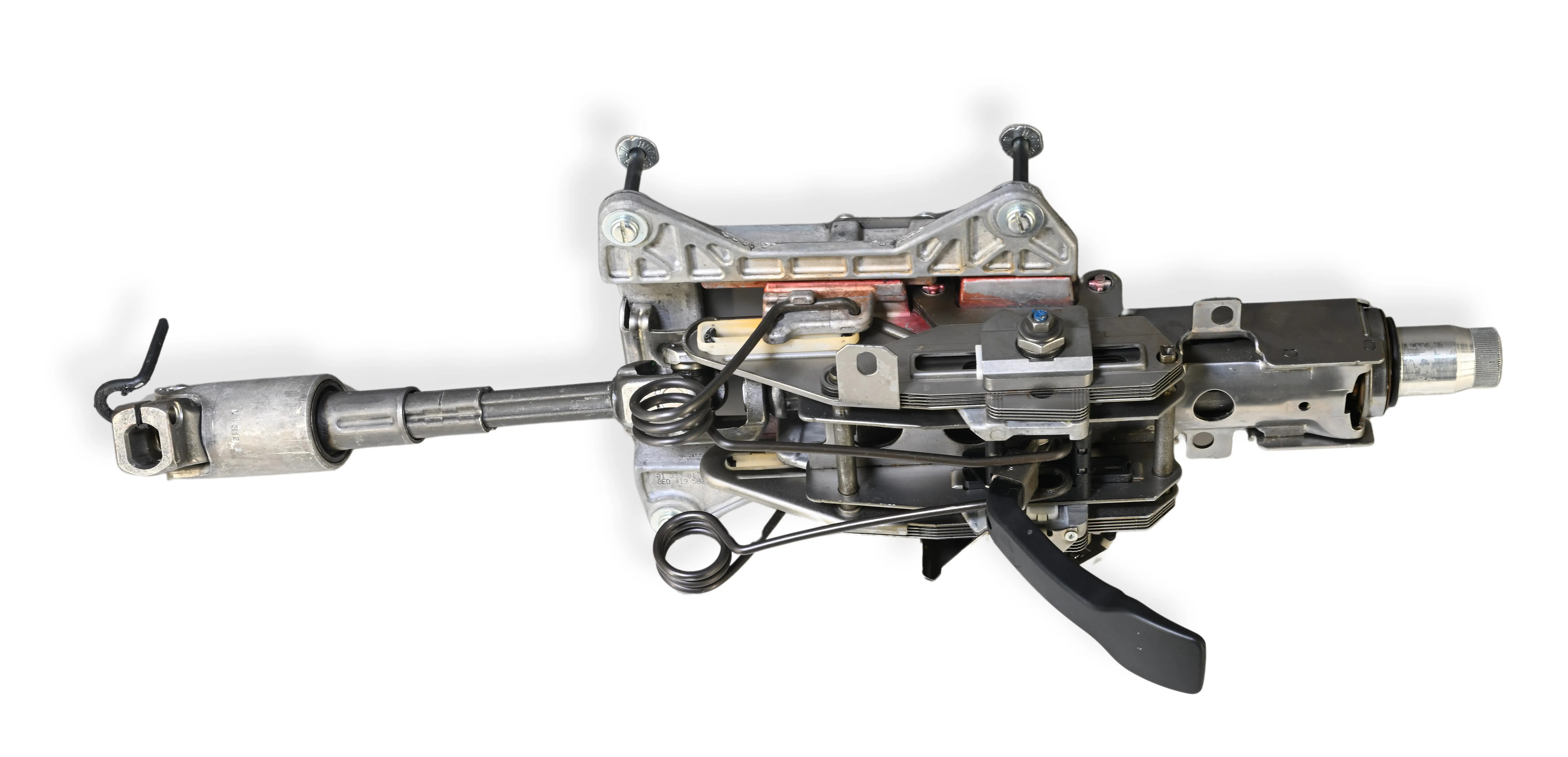 Liechtensteinisches LandesMuseum, 2003/0029; Leihgabe thyssenkrupp Presta AG, Eschen, Foto: Sven Beham

Das Press- und Stanzwerk (Presta) wurde 1941 auf Initiative des Schweizer Waffen- und Maschinenherstellers Oerlikon-Bührle gegründet. Von 1942 bis Ende der 1980er Jahre fertigte Presta Geschosshülsen für die Flugabwehr, die in Oerlikon befüllt und exportiert wurden. Im Zweiten Weltkrieg gingen sie vor allem an die deutsche Wehrmacht, aber auch an Frankreich. Ab den 1960er Jahren produzierte die Presta Komponenten für die Autoindustrie, in den letzten Jahrzehnten vor allem Lenksäulen, wie die hier ausgestellte. 1991 über-nahm Krupp das Unternehmen, seit 1999 gehört es zu ThyssenKrupp.