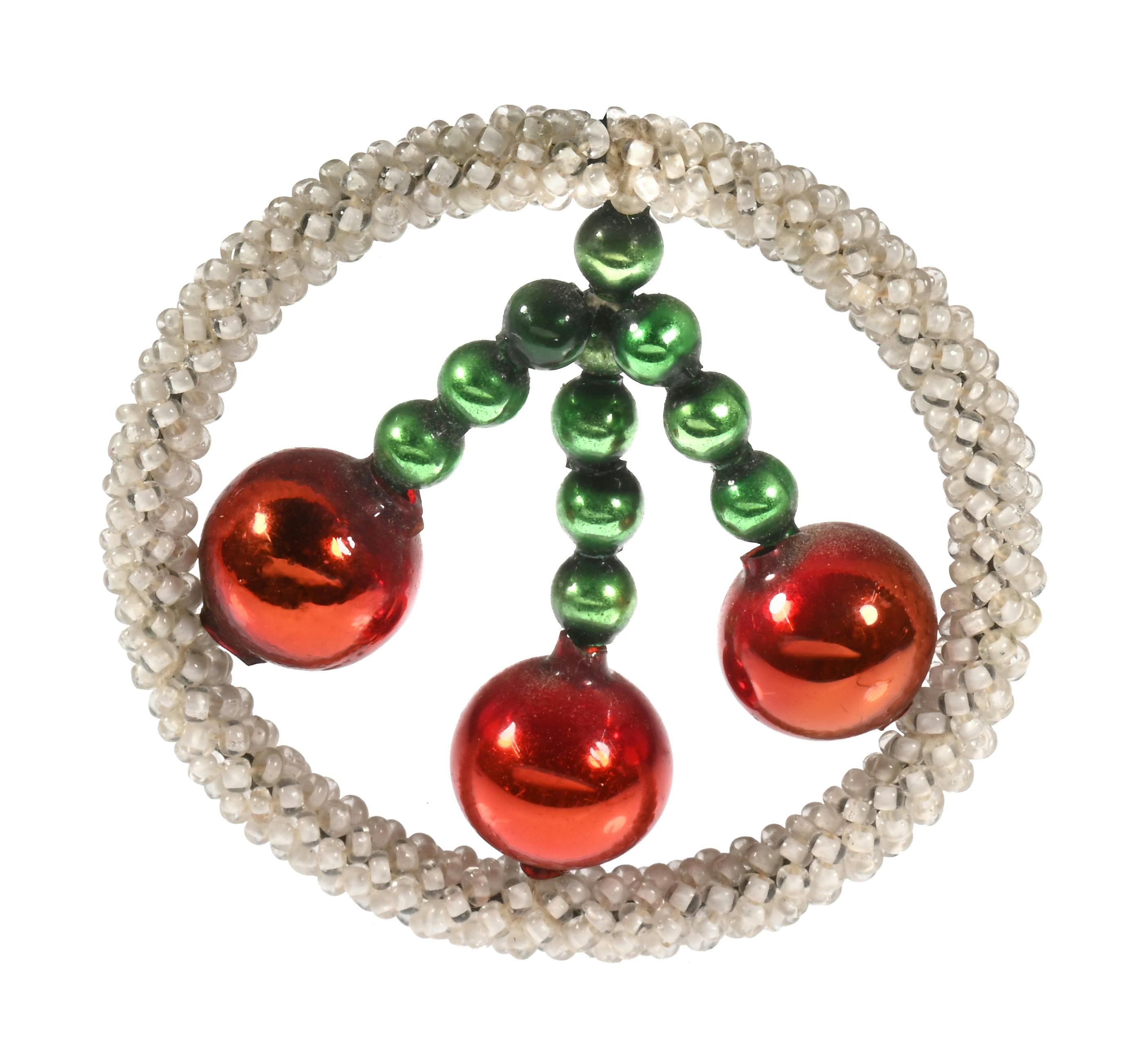 Ring als Christbaumschmuck aus Gablonzer Glasperlen Liechtensteinisches LandesMuseum, Foto: Sven Beham