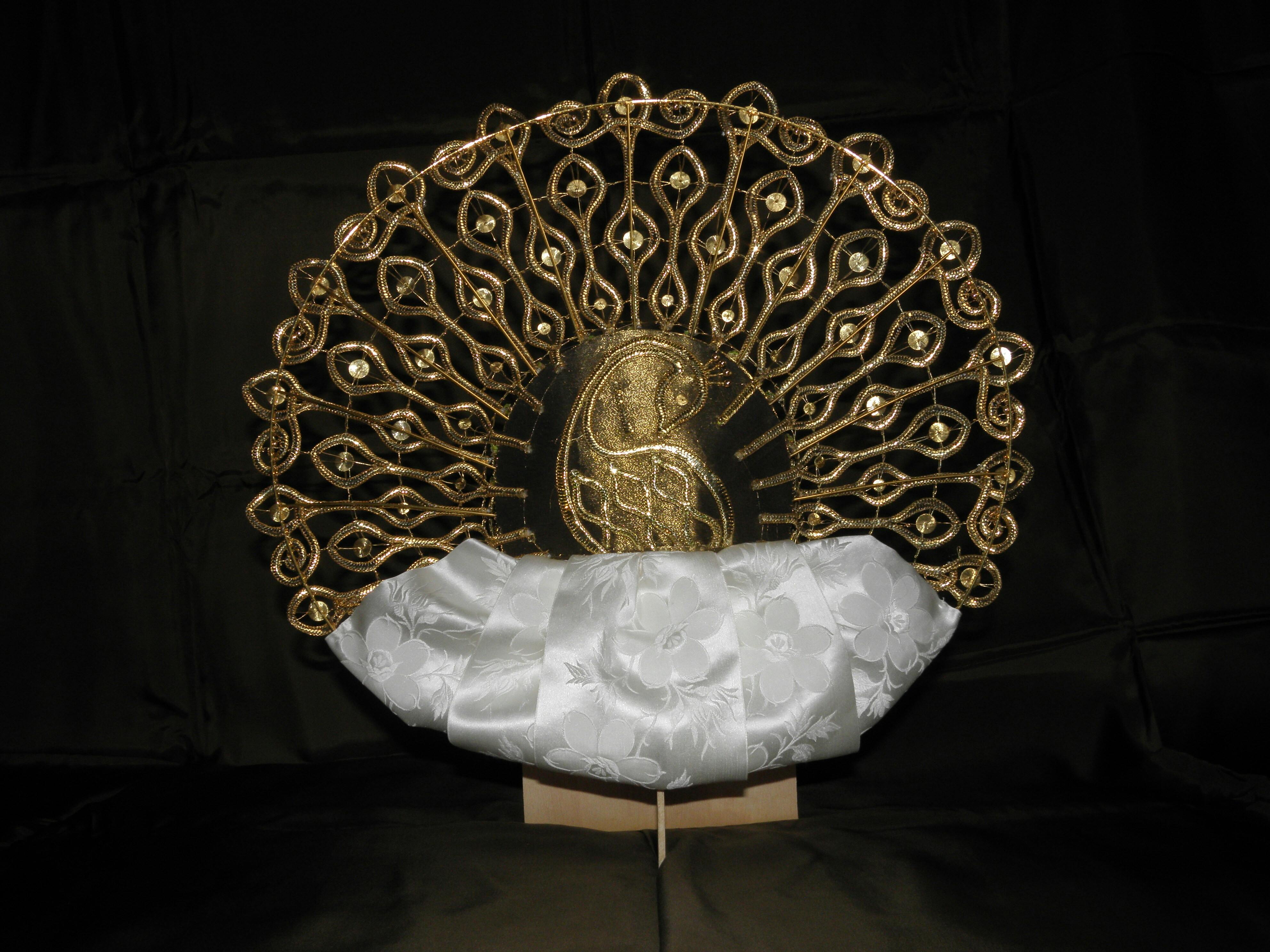 Pfauenradhaube, Kreation Michael Selb