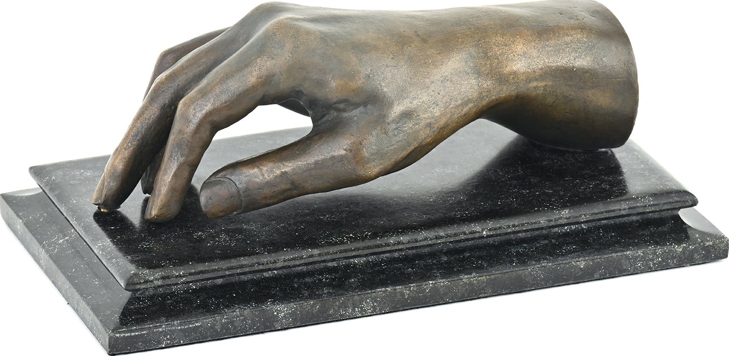 Rechte Hand des «Märchenkönigs» Ludwig II. von Bayern. Bronze, gegossen. 1886. Ankauf 1991. Ehemals Besitz von Kaiserin Sissi.