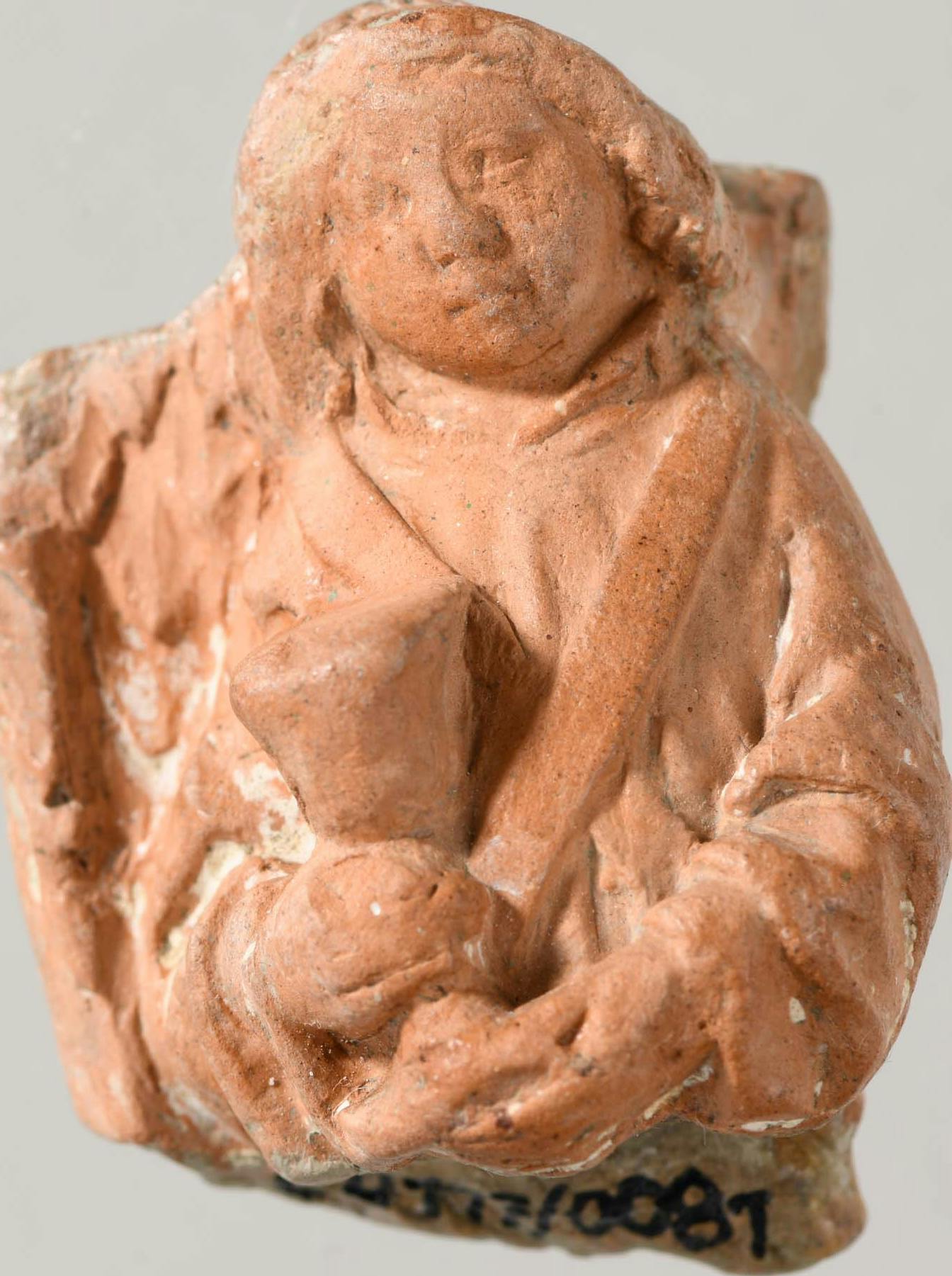 Engelfigur aus Keramik, Burg Gutenberg © Archäologie, Amt für Kultur FL