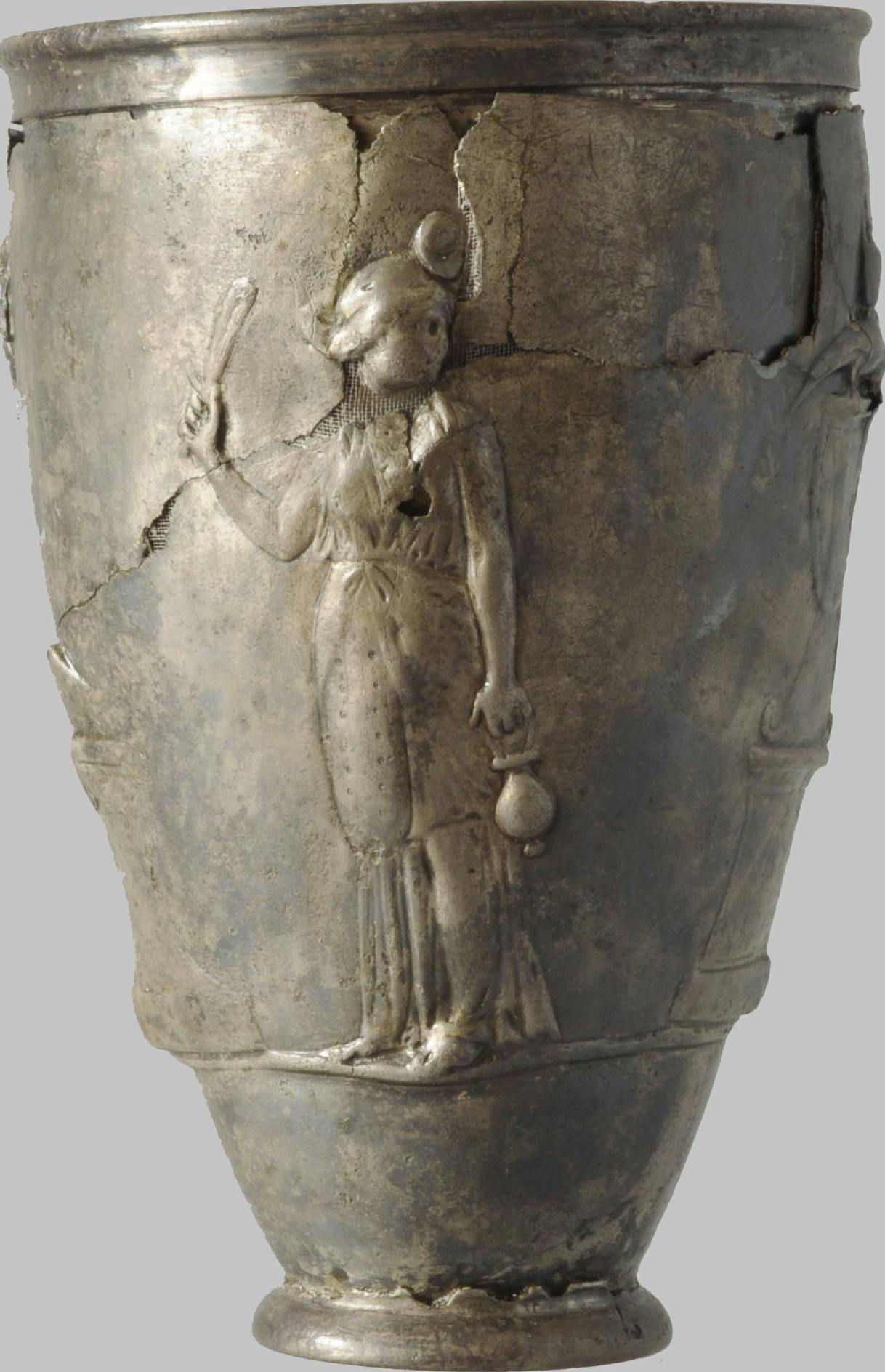 Becher mit Darstellungen aus dem Isiskult / Cup with representations of the cult of Isis