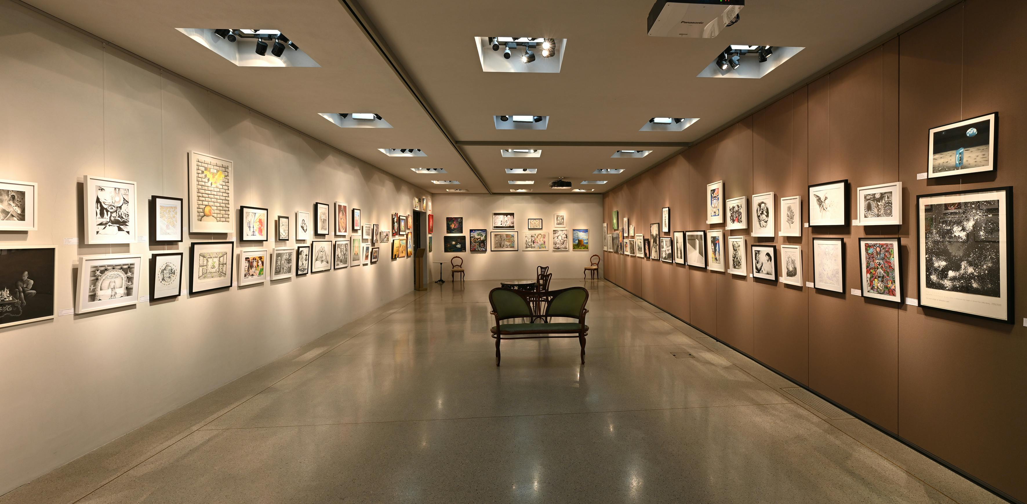 Einblick in die Ausstellung 1 Zurück ins Leben - Bilder aus der Haft, Liechtensteinisches LandesMuseum, Beham Sven