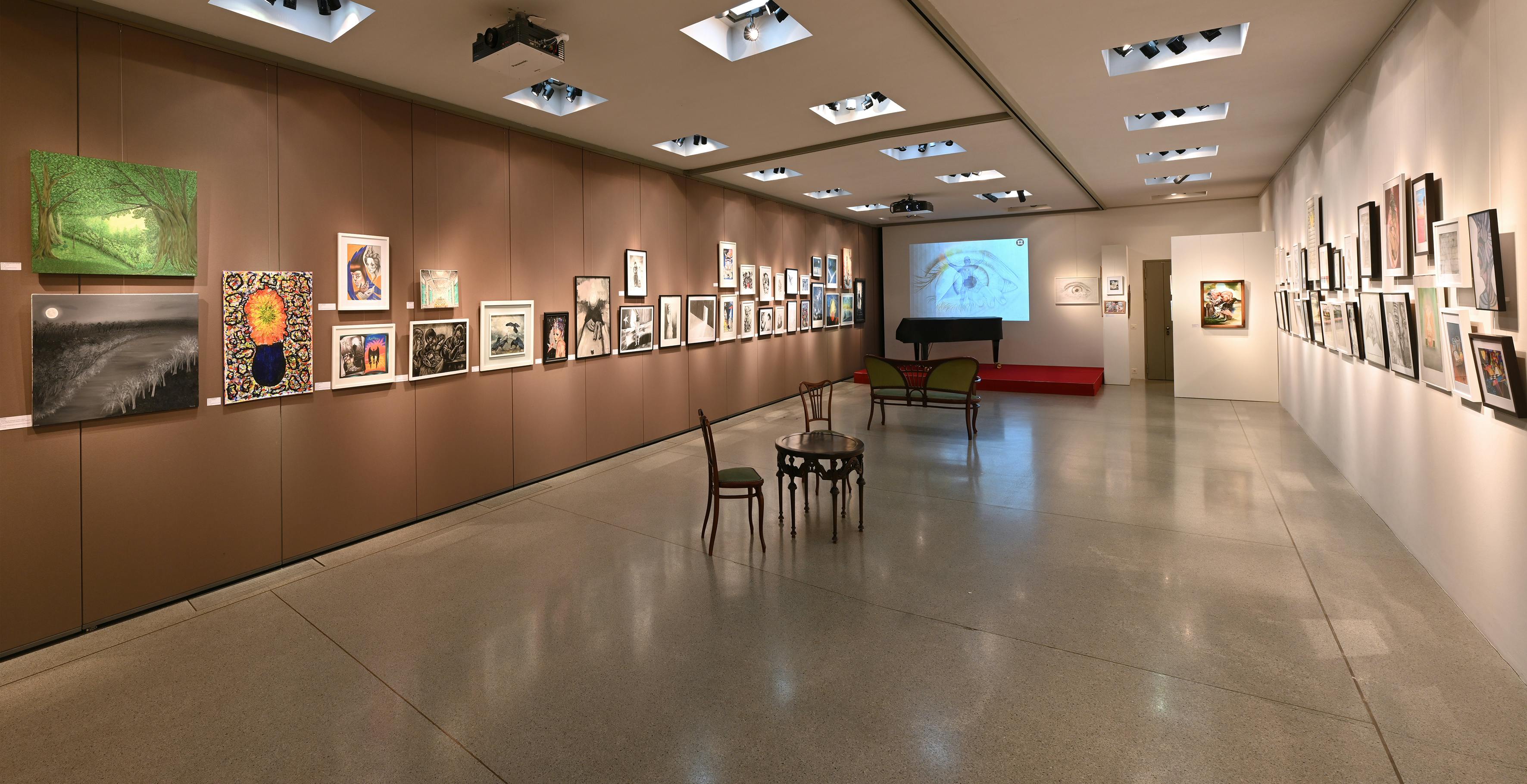 Einblick in die Ausstellung Zurück ins Leben - Bilder aus der Haft, Liechtensteinisches LandesMuseum, Beham Sven