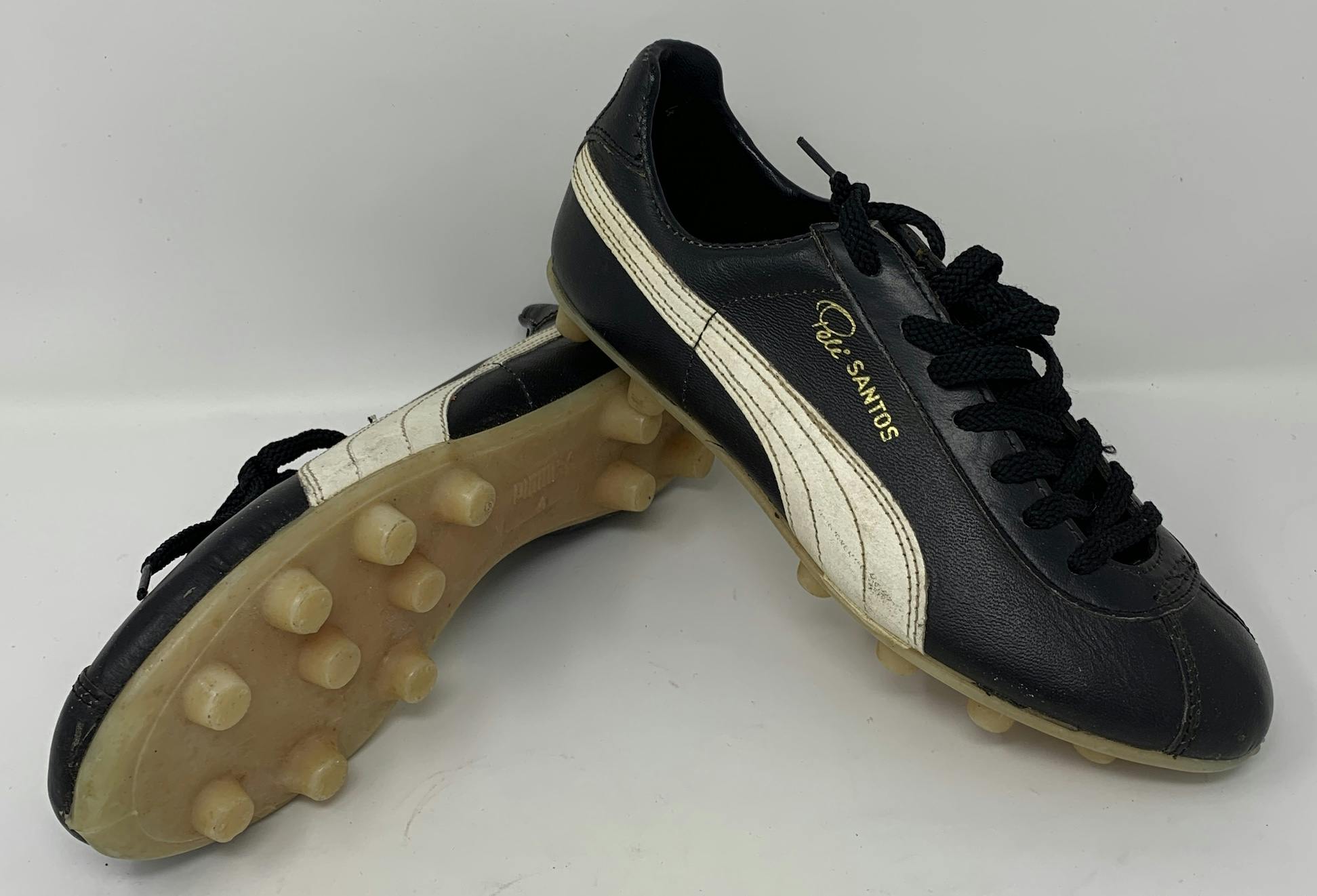 Puma Pelè Santos Soccer’s Shoes, 1970 - 1980, H. max 9,5 cm; L. 24,5 x 8 cm