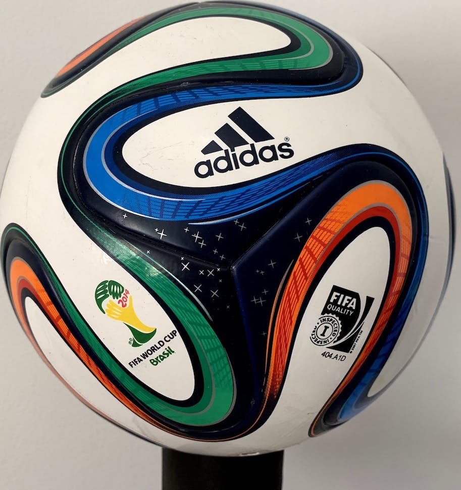 Brazuca Ball from FIFA World Cup Brazil 2014, Diam. 21 cm www.museodelcalcio.com, Foto © Museo del Calcio Internazionale, Rom