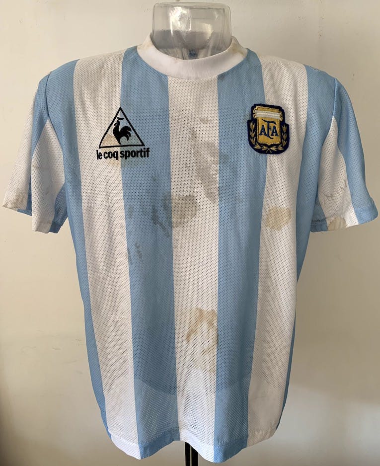 National Team Jersey Argentina worn by Maradona, 1987, H. 64 x 44 cm