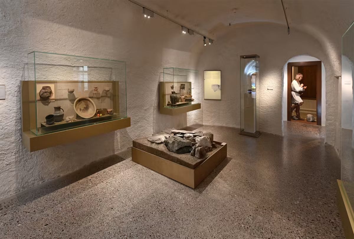 51fa4e0c aa95 f482 a1f066937060ddd3