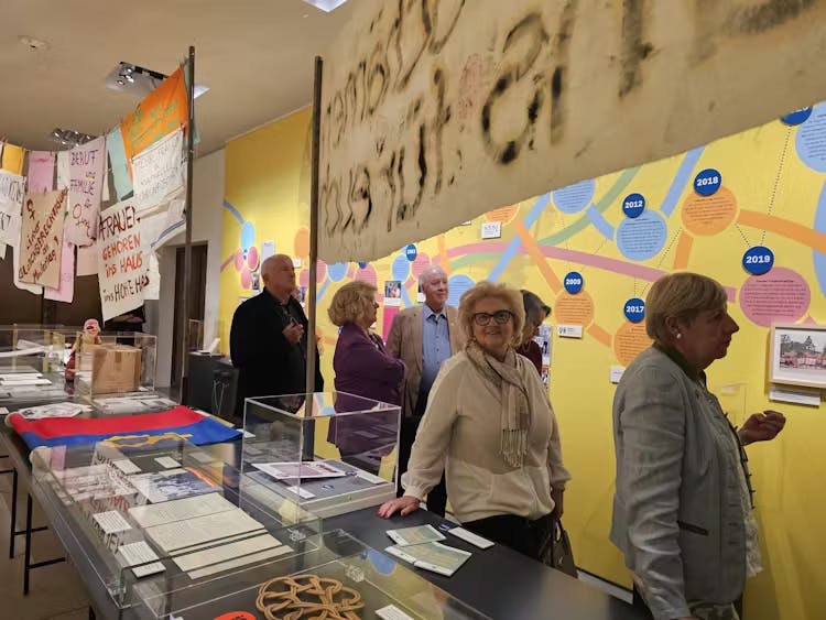 9d85609e b4cb 3daa 2609b0403bb472ef